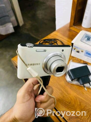 Samsung 20.3MP Digital Compact Camera