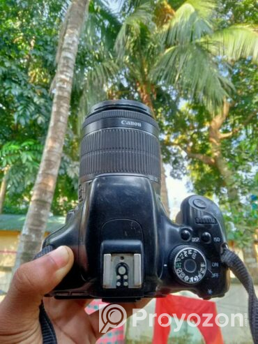 Canon 600D DSLR camera (Used)