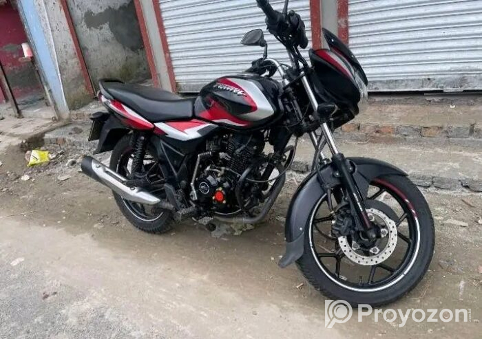 Bajaj Discover motorcycle 125 cc (uesd)