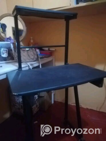 Computer table for sale