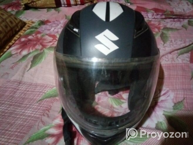 SUZUKI Helmet Black color & White step (used)