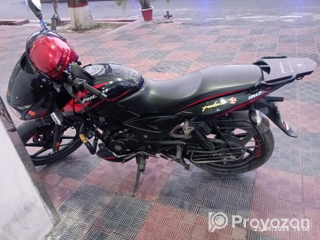 Bajaj Pulser 150 CC Single Disk Bike