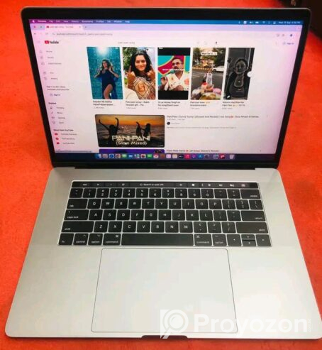 MacBook Pro 15.Inch (2017)RAM: 16 GB & Stores SSD : 256 GB,