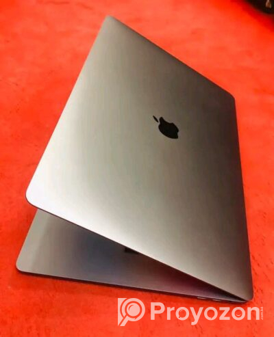 MacBook Pro 15.Inch (2017)RAM: 16 GB & Stores SSD : 256 GB,