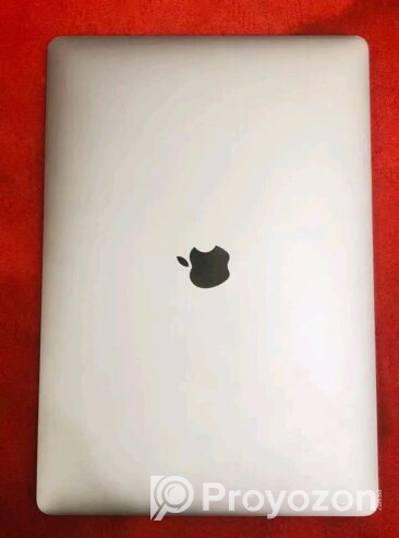 MacBook Pro 15.Inch (2017)RAM: 16 GB & Stores SSD : 256 GB,