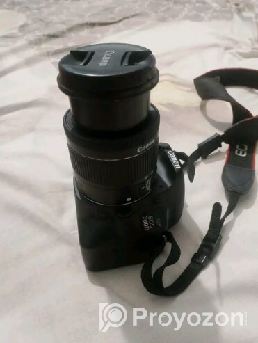 Canon 200D & 18.55mm 1:4-5.6 STM (Used)