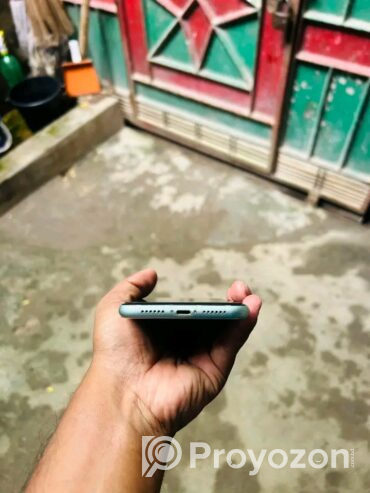 Apple iPhone 11 (Used)