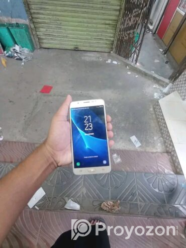 Samsung Galaxy J7