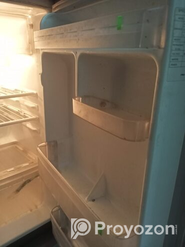 Samsung fridge (Old used)