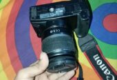 Canon EOS 1000D DLSR Camera (Used)