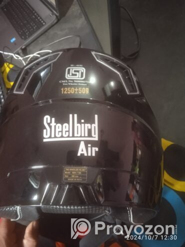 Steelbird Air black colour helmet