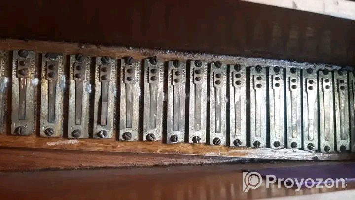 Old Antique Harmonium (Used)