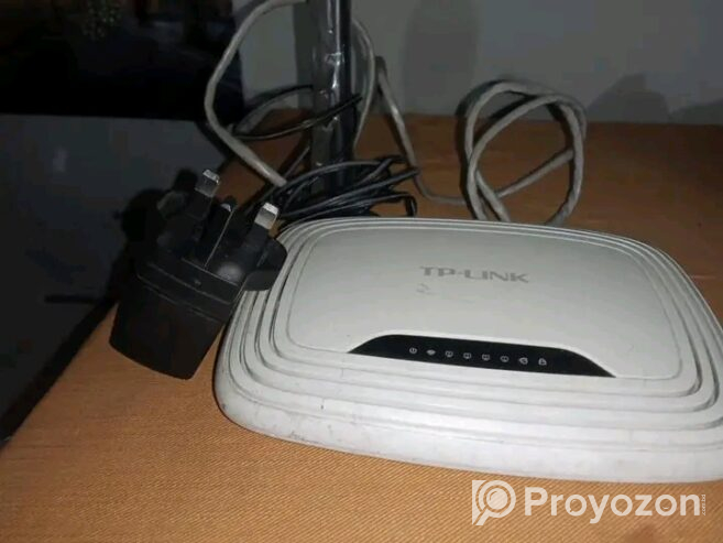 TP-Link Router (Used)