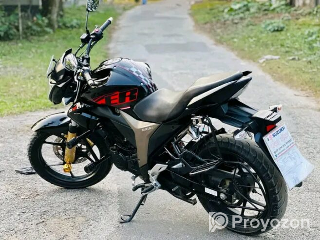 Suzuki Gixxer Monotone Bike