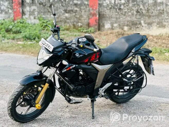 Suzuki Gixxer Monotone Bike