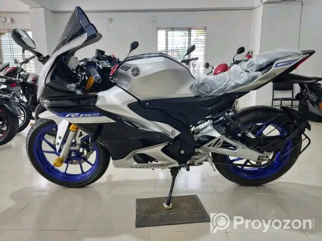 YAMAHA R15M latest