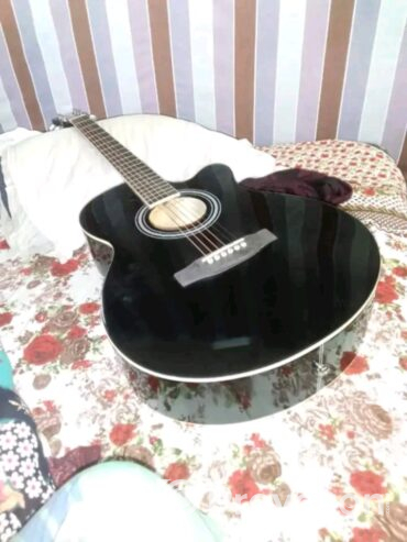গিটার টি বিক্রি হবে