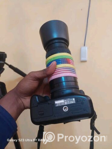 Canon 1300D with 75-300 zoom lens