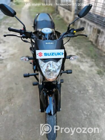 Suzuki Gixxer Monotone Black 24 Model bike