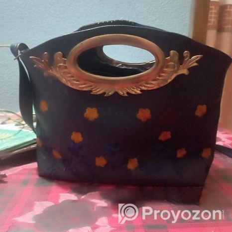 Hand bag Sell Post