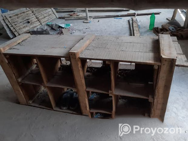 A sturdy 8-cell pigeon house for sale