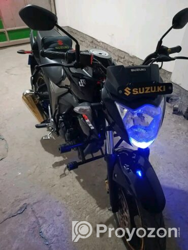 Suzuki Gixxer monotone 150cc