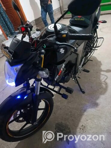 Suzuki Gixxer monotone 150cc