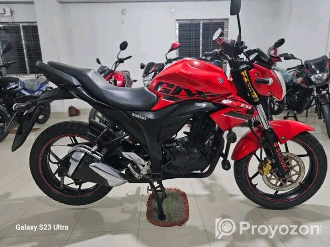 Suzuki Gixxer Monoton 155 CC 2018 model.